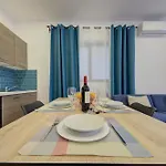 Modern In Centre Walk To Seafront, Wifi & Ac Apartment