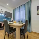 Modern In Centre Walk To Seafront, Wifi & Ac