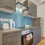 Modern In Centre Walk To Seafront, Wifi & Ac