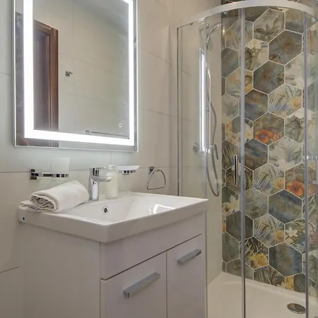 Modern In Centre Walk To Seafront, Wifi & Ac Apartment