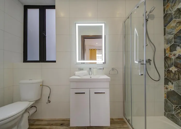 Centre By Shortletsmalta Sliema