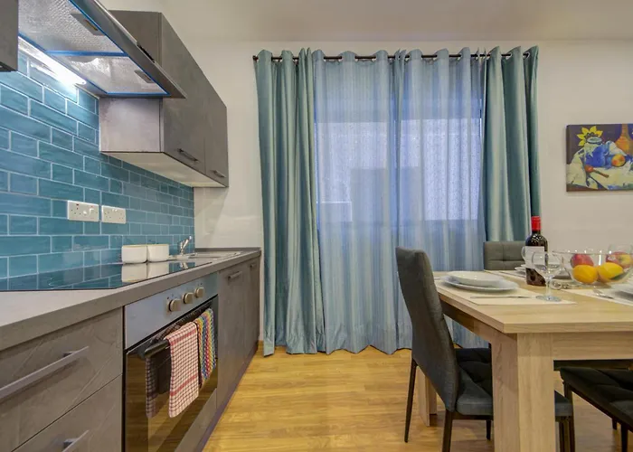 Appartement Centre By Shortletsmalta Sliema