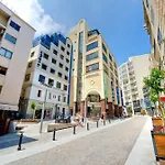 Apartment Modern In Centre Walk To Seafront, Wifi & Ac *