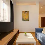 Modern In Centre Walk To Seafront, Wifi & Ac Lejlighed Sliema