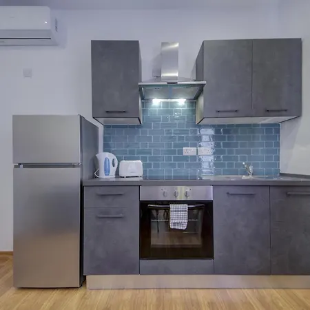 Modern In Centre Walk To Seafront, Wifi & Ac Appartement Sliema