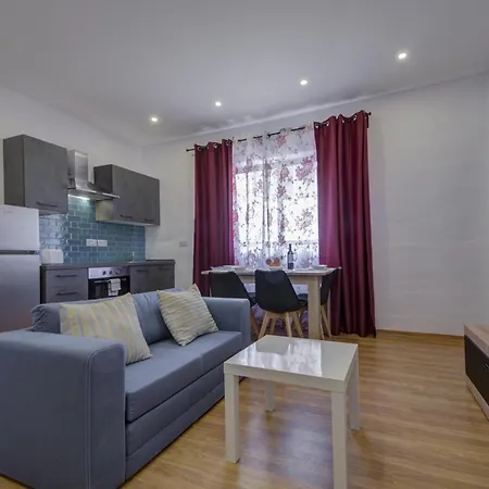 Modern In Centre Walk To Seafront, Wifi & Ac スリーマ