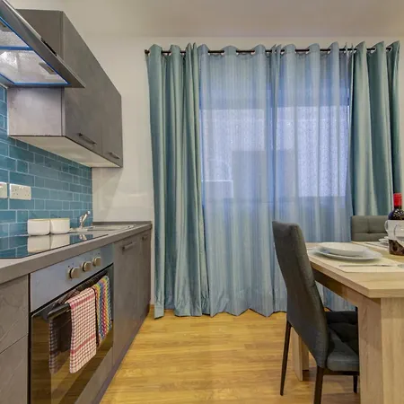 Apartment Centre By Shortletsmalta Sliema