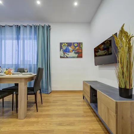 Modern In Centre Walk To Seafront, Wifi & Ac アパート スリーマ