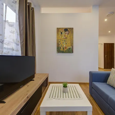 Apartament Centre By Shortletsmalta Sliema