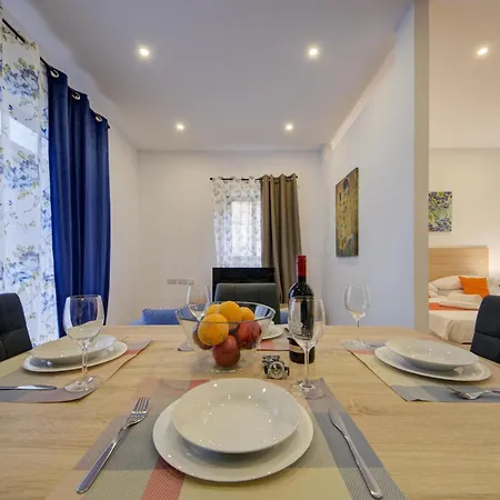 Centre By Shortletsmalta * Слима