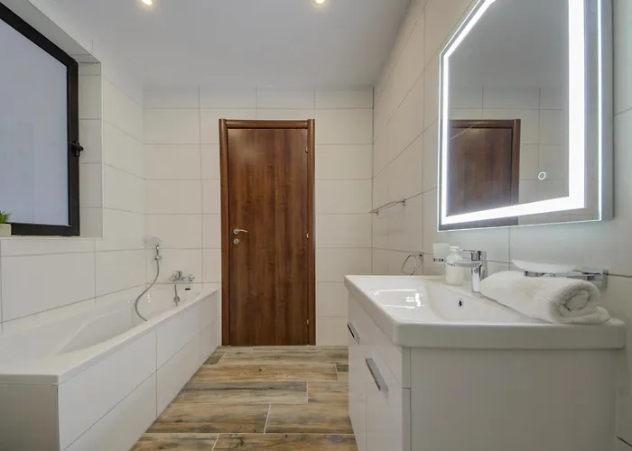 Apartament Centre By Shortletsmalta Sliema