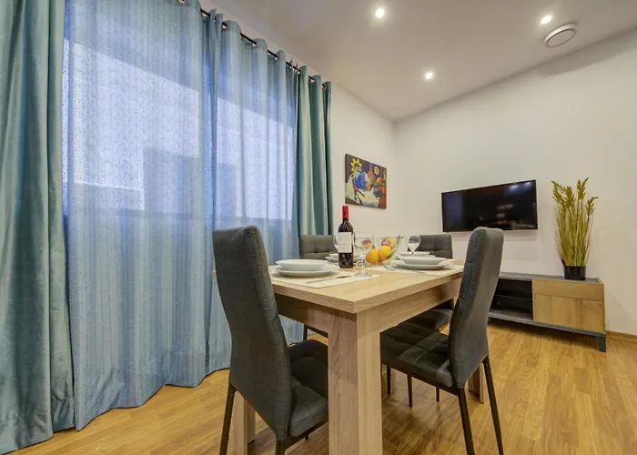 Centre By Shortletsmalta Appartamento *
