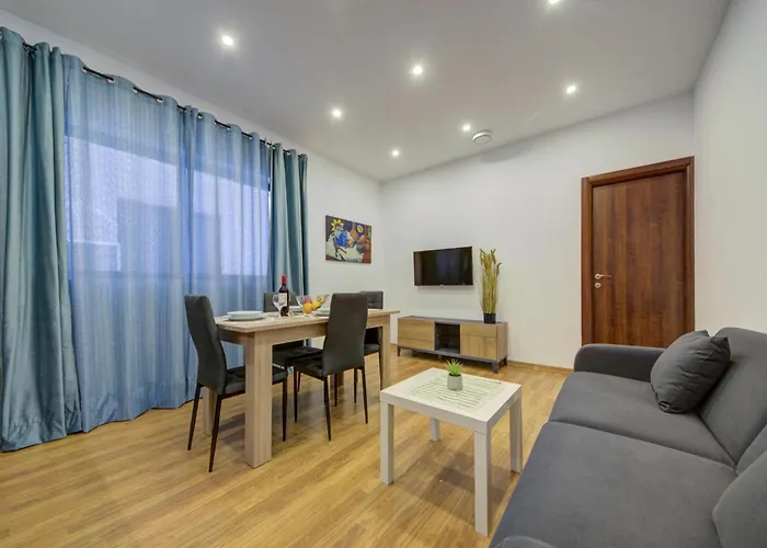 Apartament Centre By Shortletsmalta *