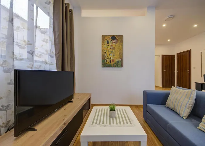 Apartament Centre By Shortletsmalta Sliema