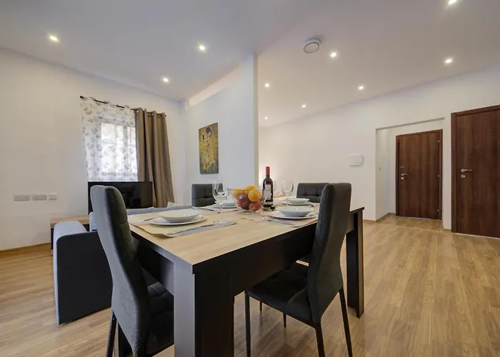 Centre By Shortletsmalta * Sliema